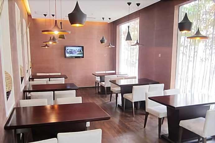 Синьсян: Xinxiang Bowei Style Hotel Peace Road