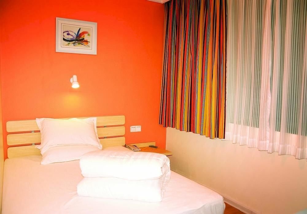 Цзинин: 7 Days Inn (Jining Railway Station)