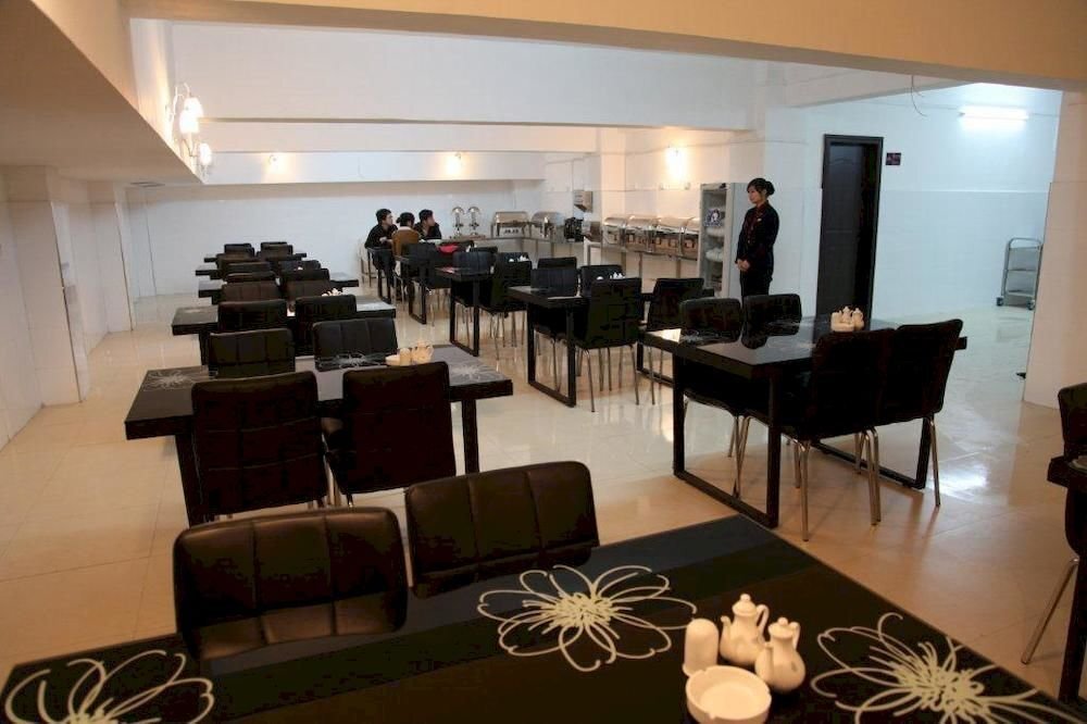 Сяньнин: Xianning Sakura City Hotel