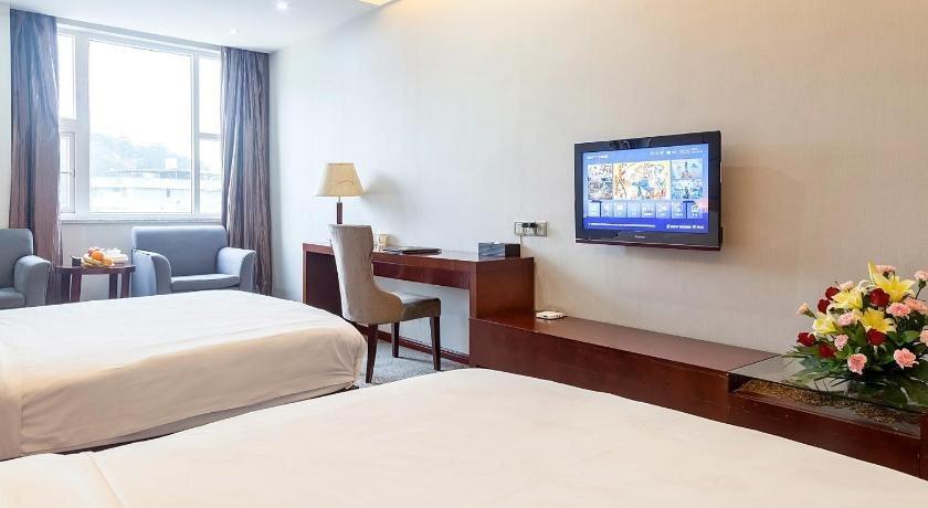 Лунъянь: Longyan Yue Feng Super 8 Hotel