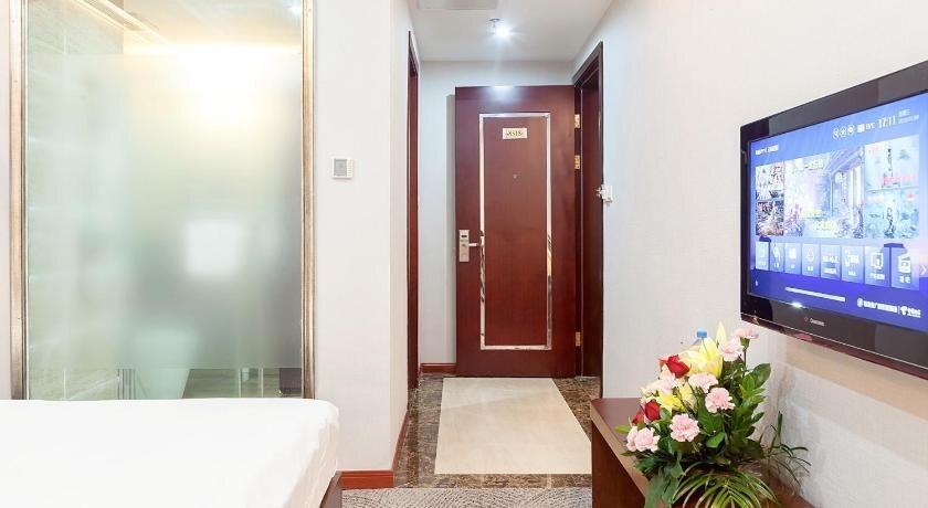 Лунъянь: Longyan Yue Feng Super 8 Hotel