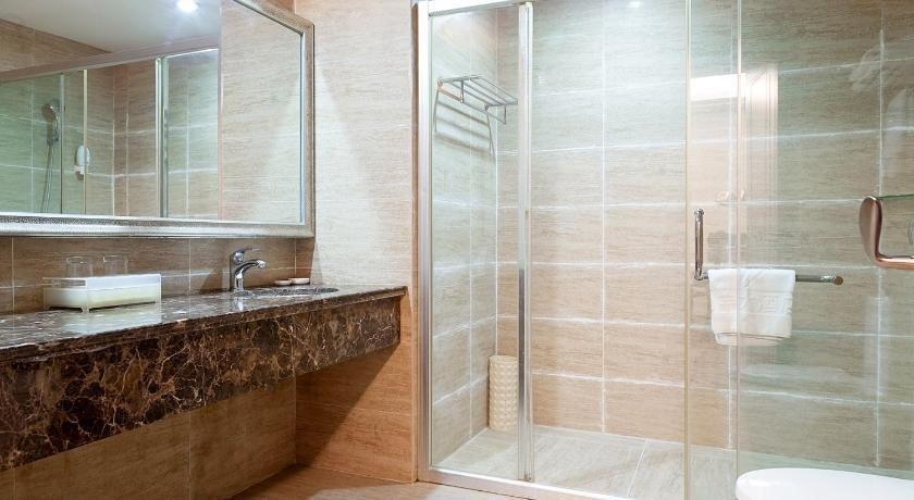 Лунъянь: Longyan Yue Feng Super 8 Hotel