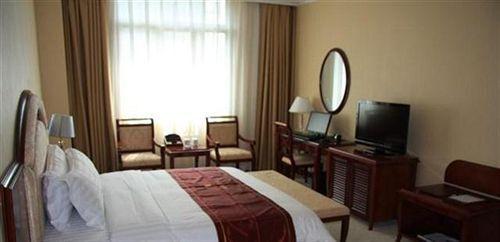 Синин: Hairun Hotel