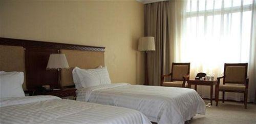 Синин: Hairun Hotel