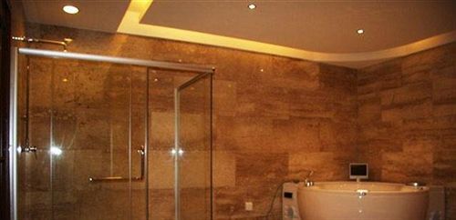 Синин: Hairun Hotel
