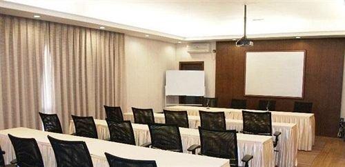 Цзинхун: Ganlanba Spa & Resort Hotel
