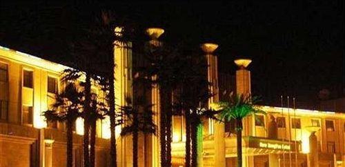 Инкоу: Yingkou Bayu Circle New Luck Hotel