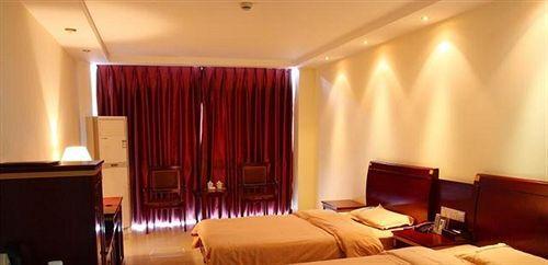Уху: Wuhu Jinguan Yarui Hotel