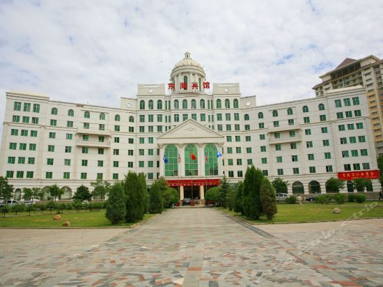 Синин: East Lake Century Hotel
