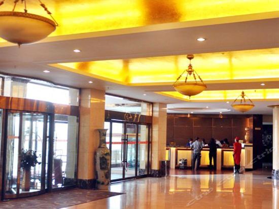 Синин: East Lake Century Hotel