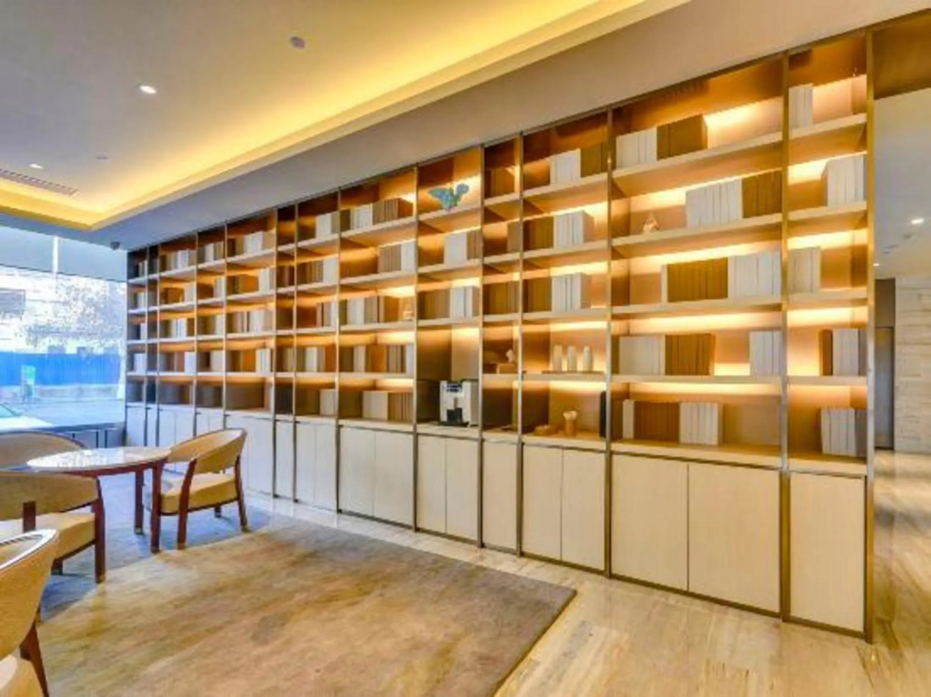 Таншань: Tangshan Nanyuan Business Hotel