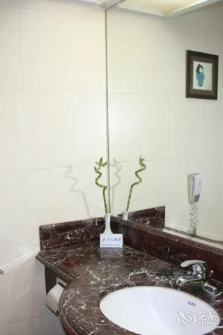 Чжэнчжоу: Zhengzhou Hualian Guangzhou Hotel