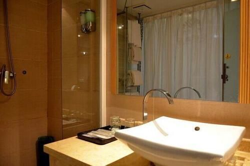 Ухань: Green League Hotel
