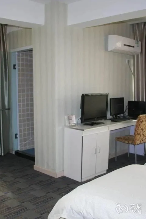 Чжэнчжоу: Zhengzhou Gaocheng Business Hotel