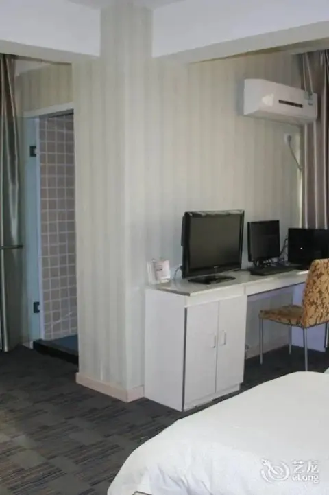 Чжэнчжоу: Zhengzhou Gaocheng Business Hotel