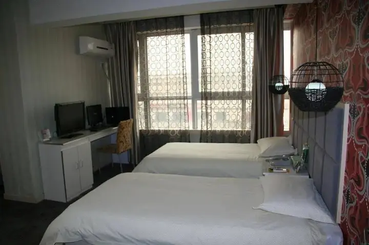 Чжэнчжоу: Zhengzhou Gaocheng Business Hotel