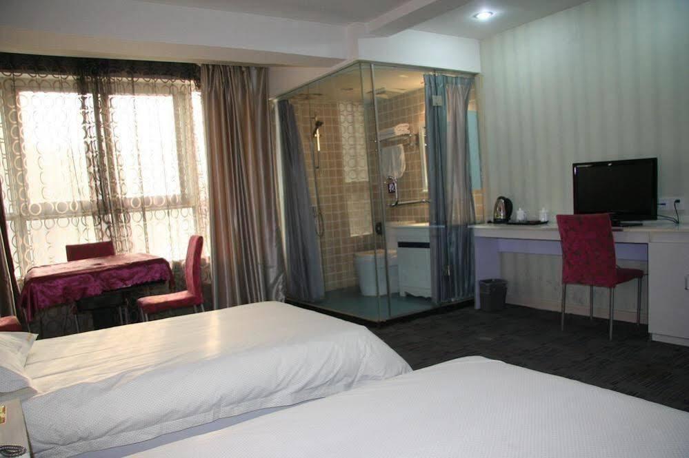 Чжэнчжоу: Zhengzhou Gaocheng Business Hotel