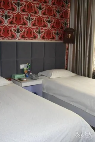 Чжэнчжоу: Zhengzhou Gaocheng Business Hotel