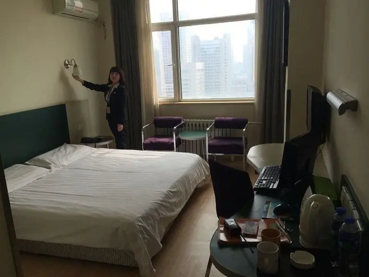 Шицзячжуан: Home Inn Shijiazhuang Xinbai Square