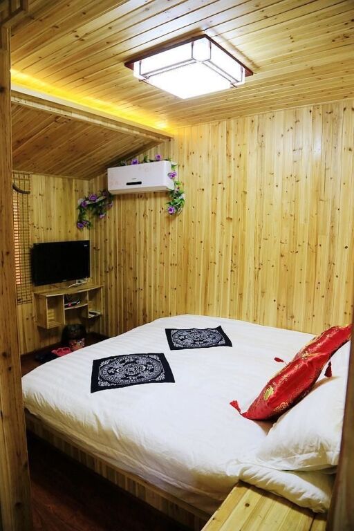 Цзясинь: Baota Temple Inn