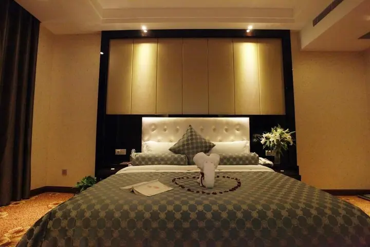 Синьян: Zhongzhou International Hotel