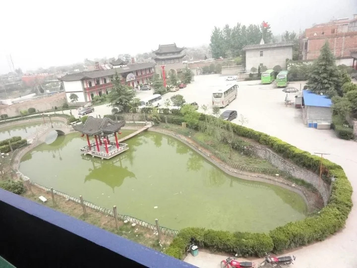 Вэйнань: Huashan Guan Zhong Hotel