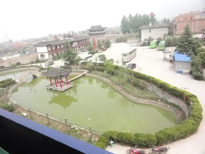 Вэйнань: Huashan Guan Zhong Hotel