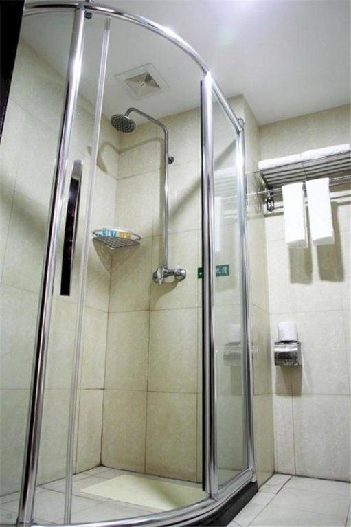Вэйнань: Huashan Guan Zhong Hotel