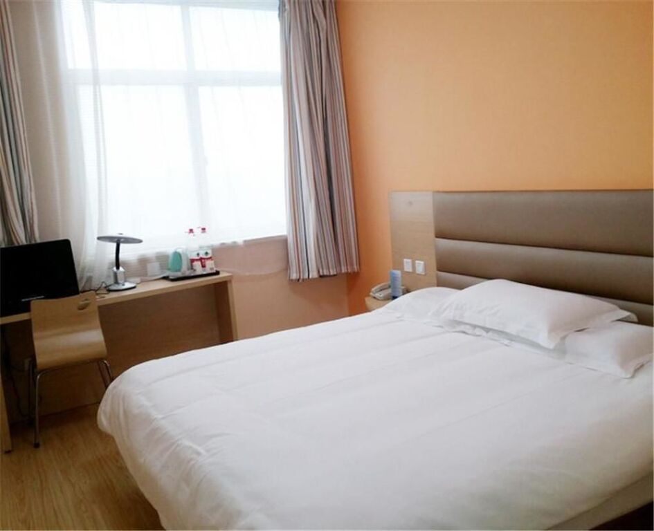 Дунъин: Jiayi Hotel