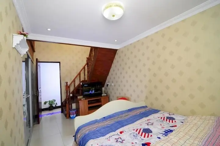 Цзясинь: Huayuanxuan Inn