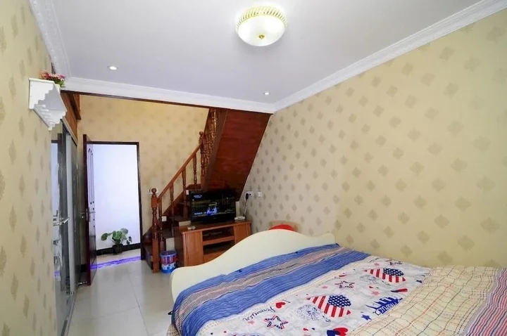 Цзясинь: Huayuanxuan Inn