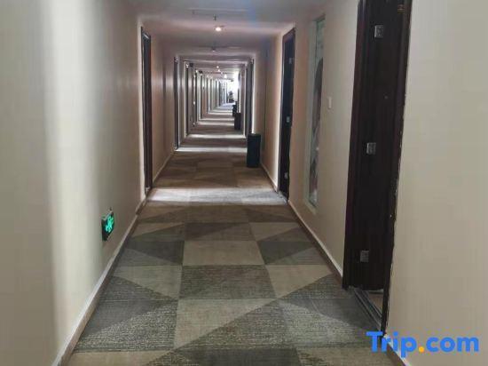 Лоян: Yuan Heng Business Hotel