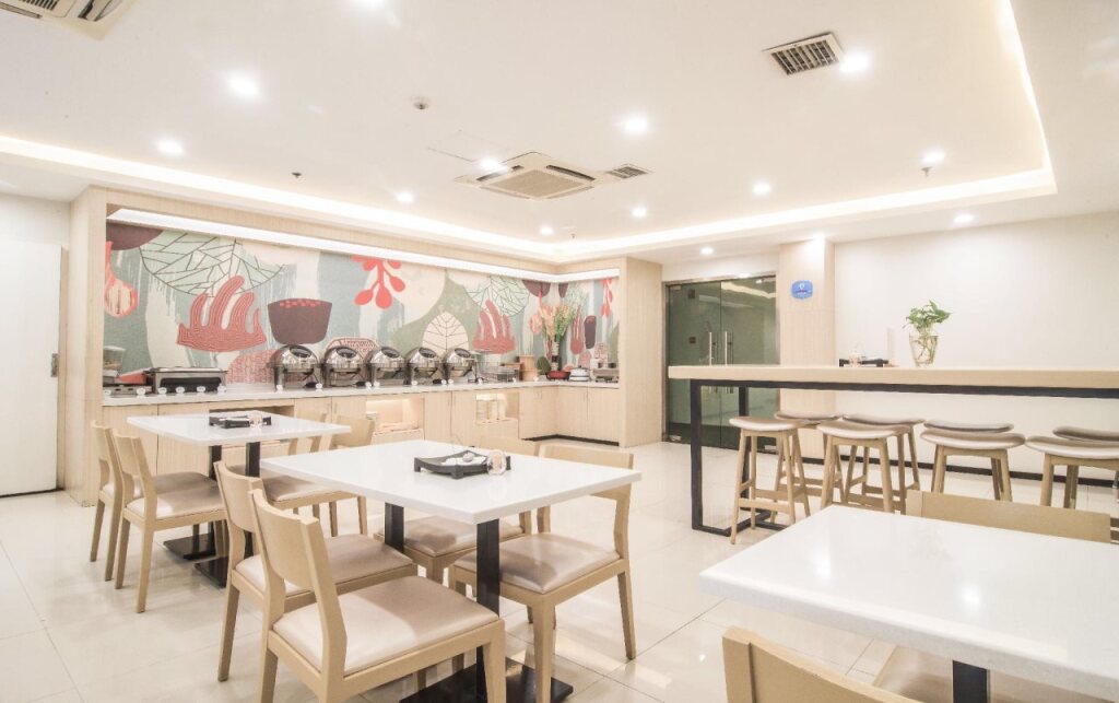 Чанша: Hanting Hotel Changsha Furong Middle Road Xiangchun Road