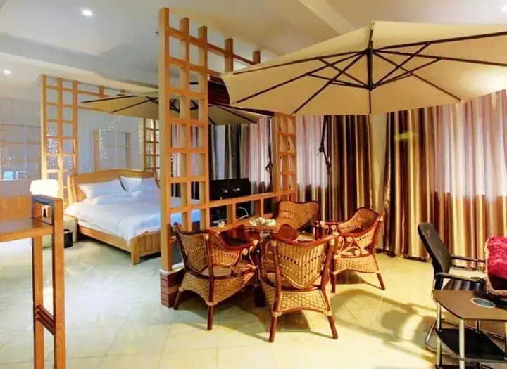 Наньян: Blue Mountain Hotel