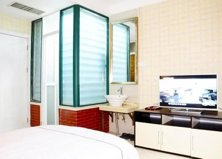 Наньян: Blue Mountain Hotel