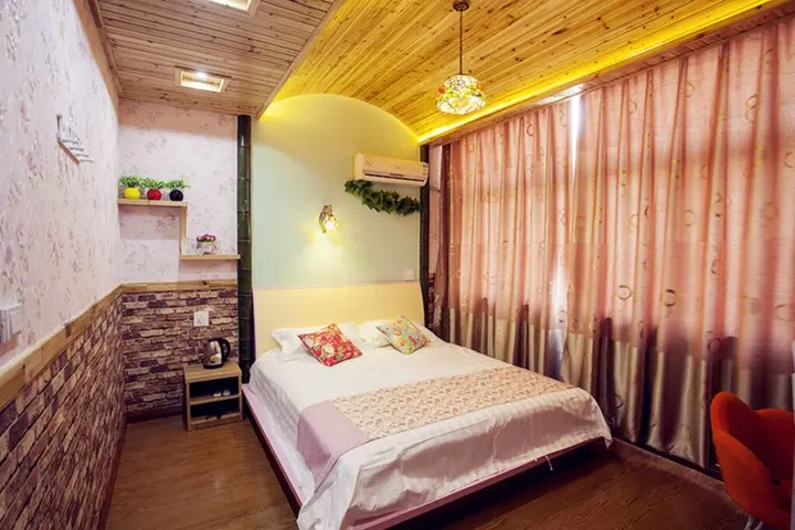Цзясинь: Wuzhen Youyou Inn
