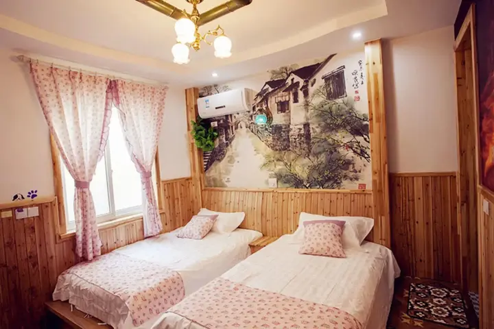 Цзясинь: Wuzhen Youyou Inn