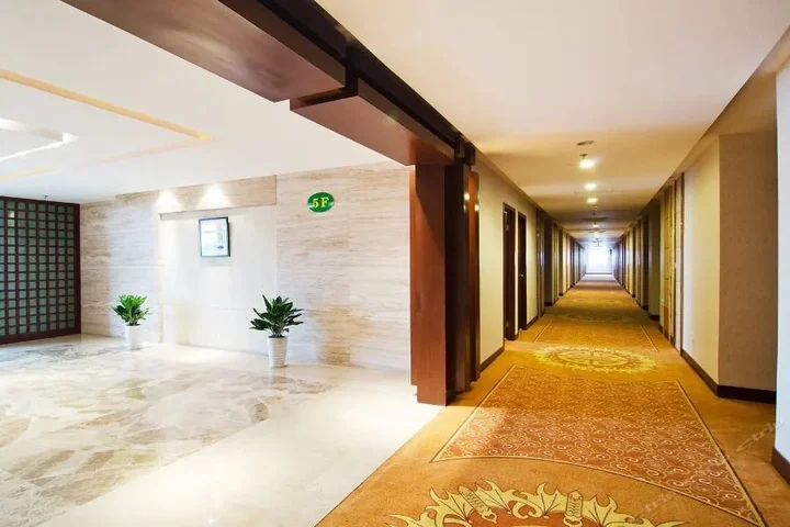 Нинбо: Ningbo University Hotel