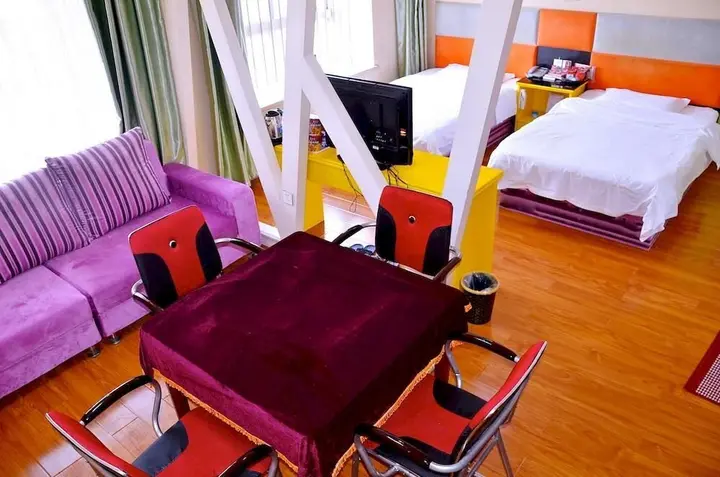 Шиянь: Shiyan Spring Fashion Hotel