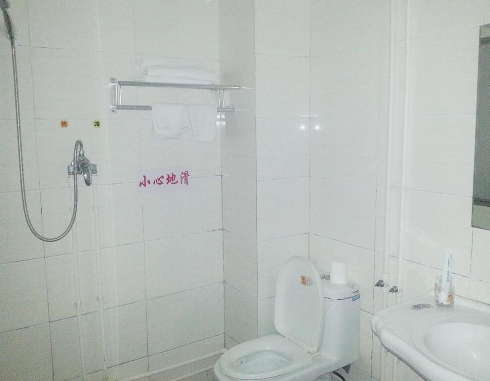 Вэйфан: AA Hotel Chain (Anqiu Yake Shop)