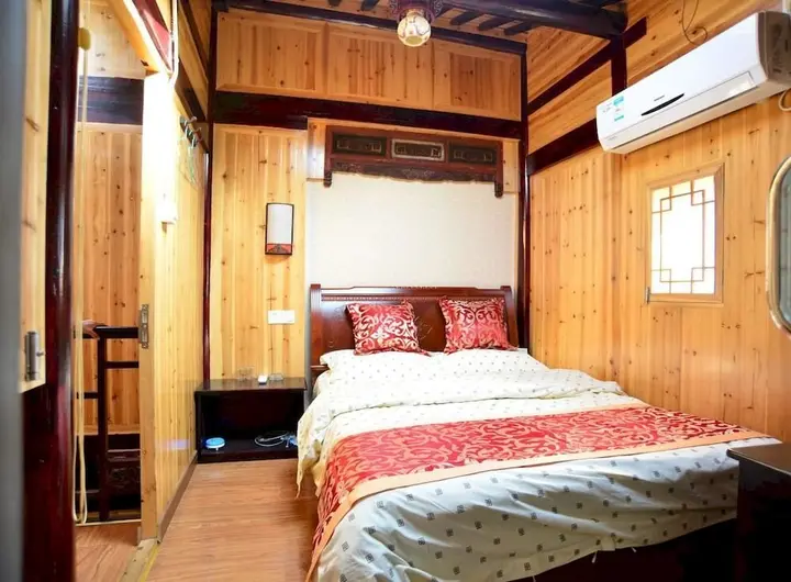 Хуаншань: Huqinlou Inn