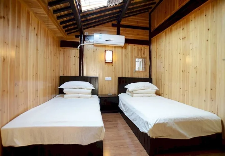 Хуаншань: Huqinlou Inn
