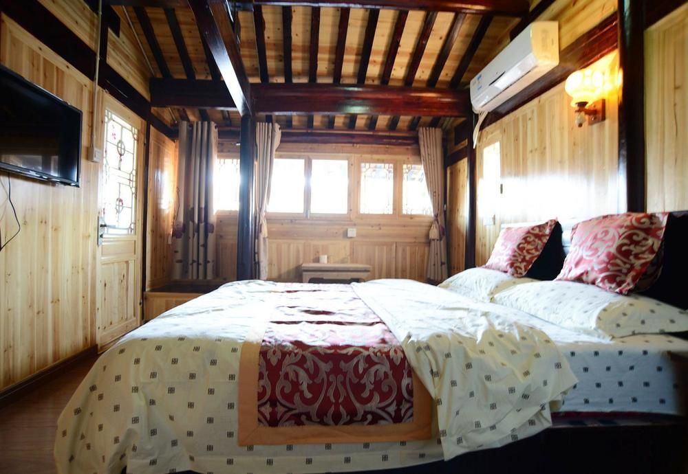 Хуаншань: Huqinlou Inn