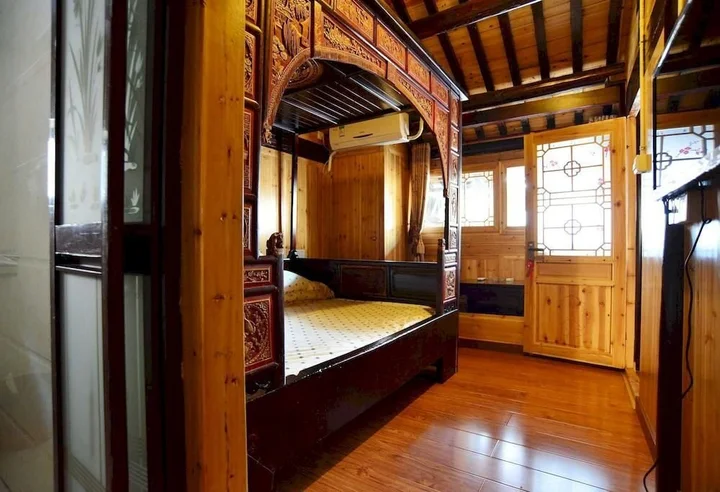 Хуаншань: Huqinlou Inn