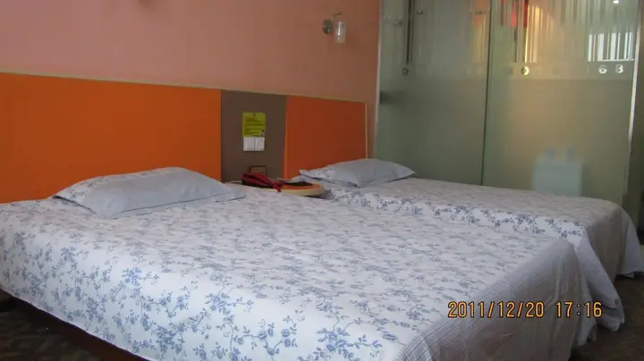 Урумчи: Motel 168 Hotel
