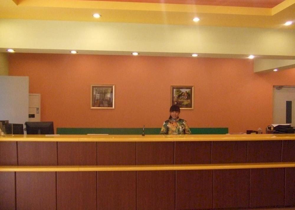 Цзинань: Home Inn Jinan Wenhua East Road