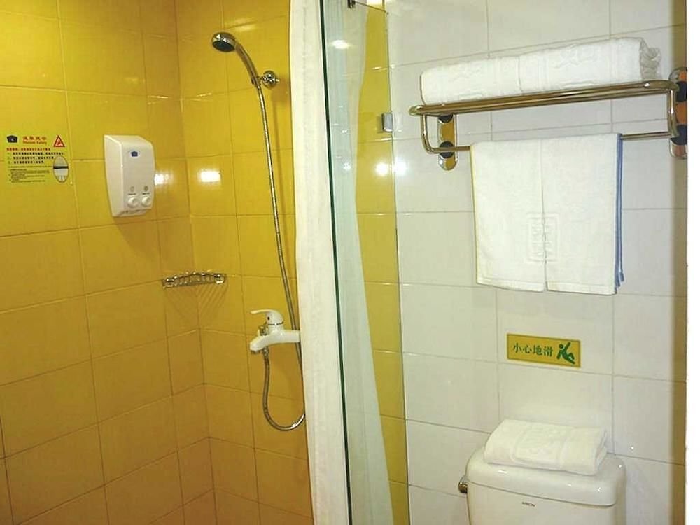 Цзинань: Home Inn Jinan Wenhua East Road