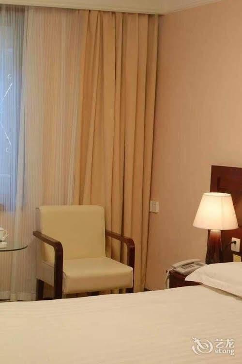 Наньян: Nanyang Wangfu Hotel