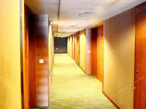Уси: Wuxi Canal Grand Hotel