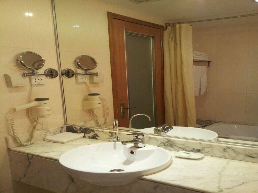 Wuxi Canal Grand Hotel — фото 2